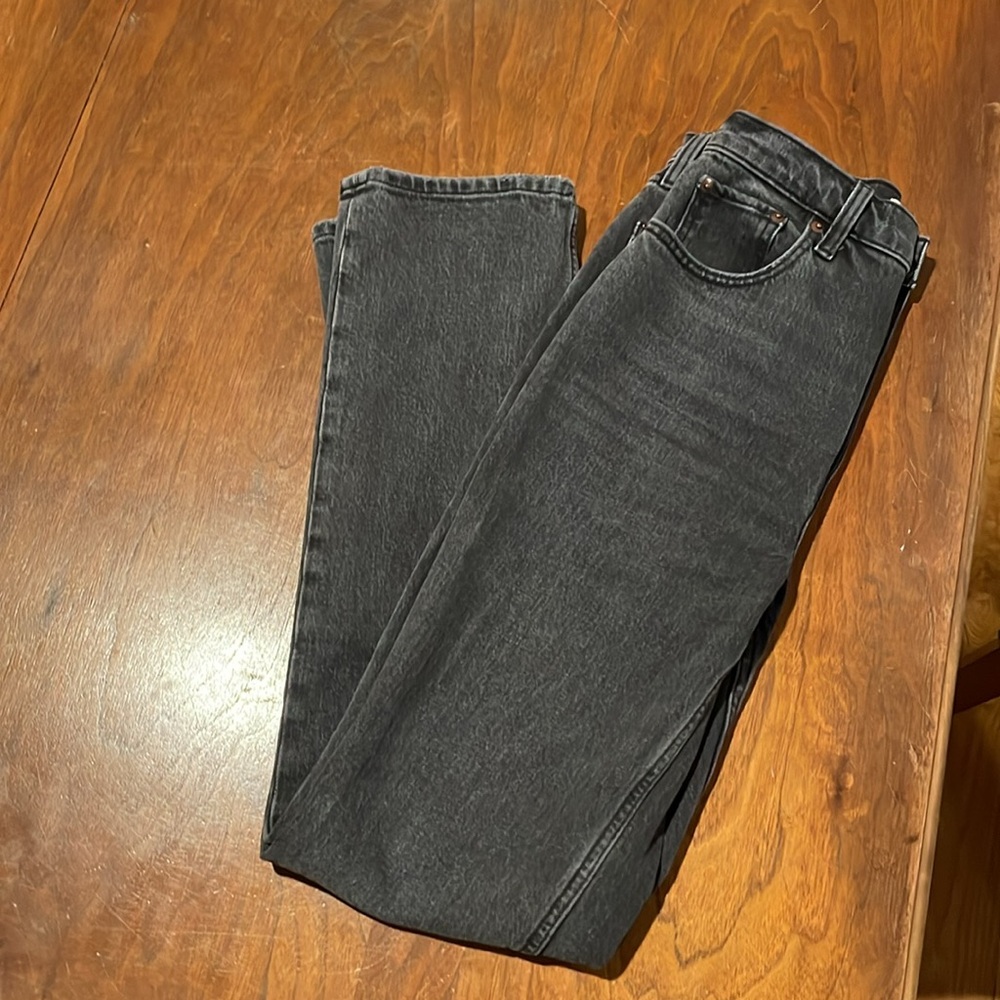 A&F - Ultra High Rise 90s Straight Jean - Picture 3 of 4